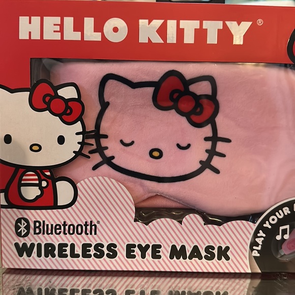 Hello Kitty Bluetooth eye mask. - Picture 4 of 5